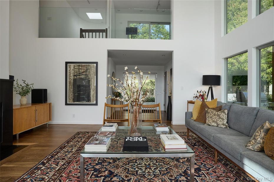 33 Ford Road Photo 6