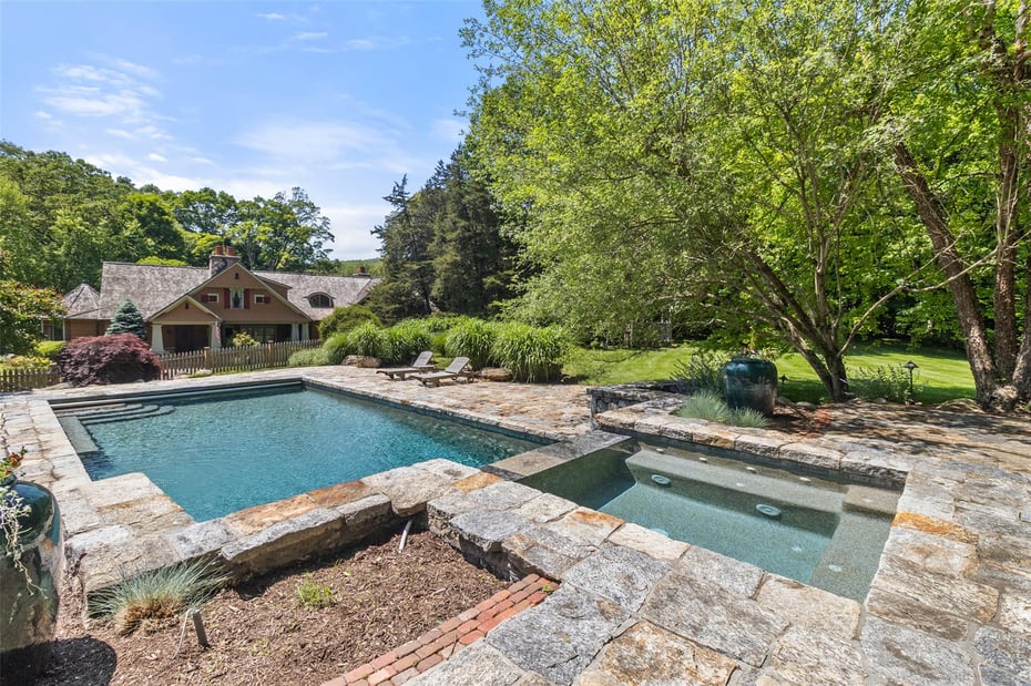 54 Old Stone Hill Road Photo 32