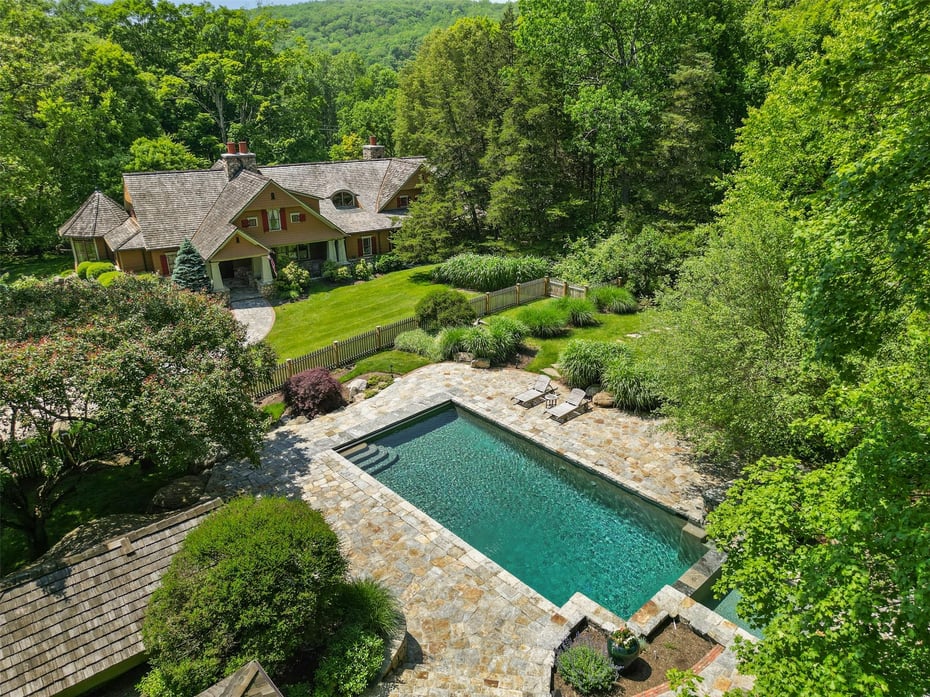 54 Old Stone Hill Road Photo 1