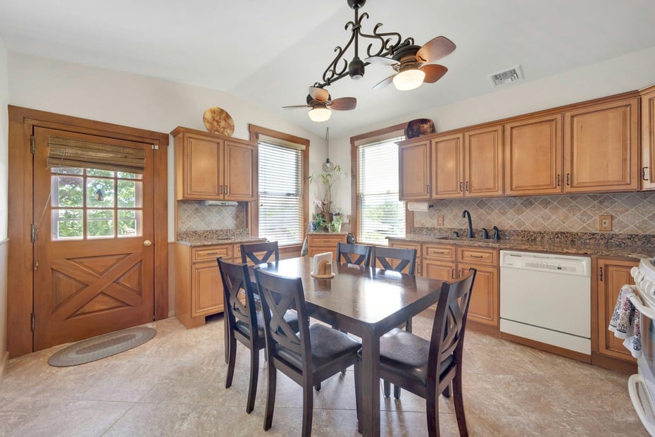 64 Albemarle Place Photo 14