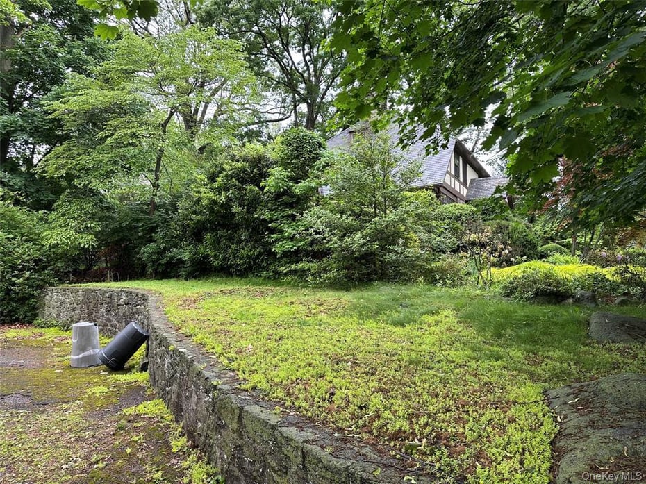 2 Rochelle Road Photo 3