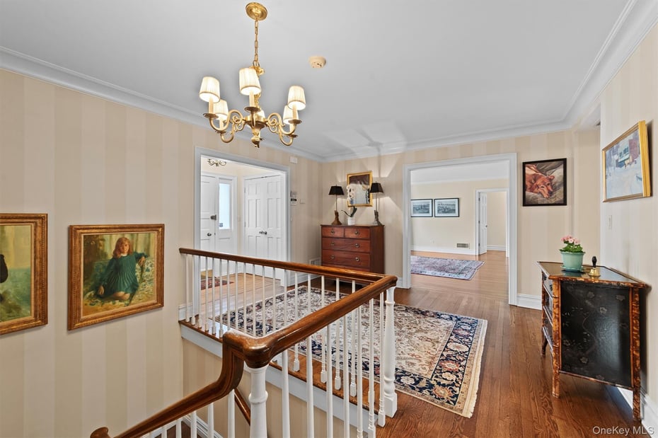 52 Oakledge Road Photo 3