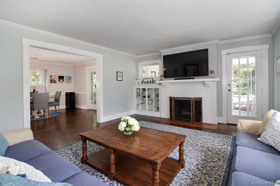 162 Ellison Avenue Photo 4
