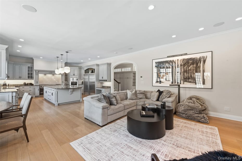 4 Cowdray Park Drive Photo 16