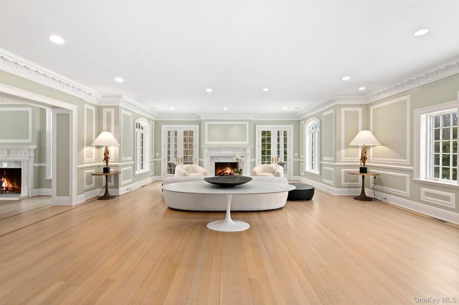 4 Cowdray Park Drive Photo 9