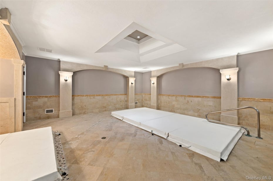 4 Cowdray Park Drive Photo 33