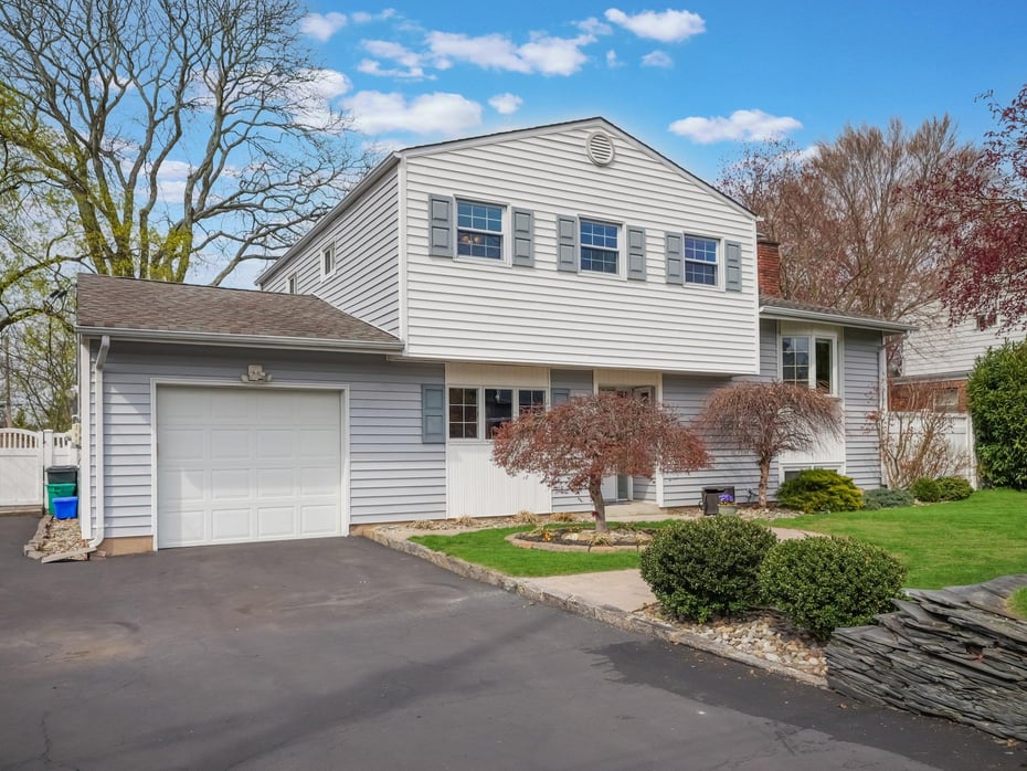 10 Dutch Hollow Drive Photo 3