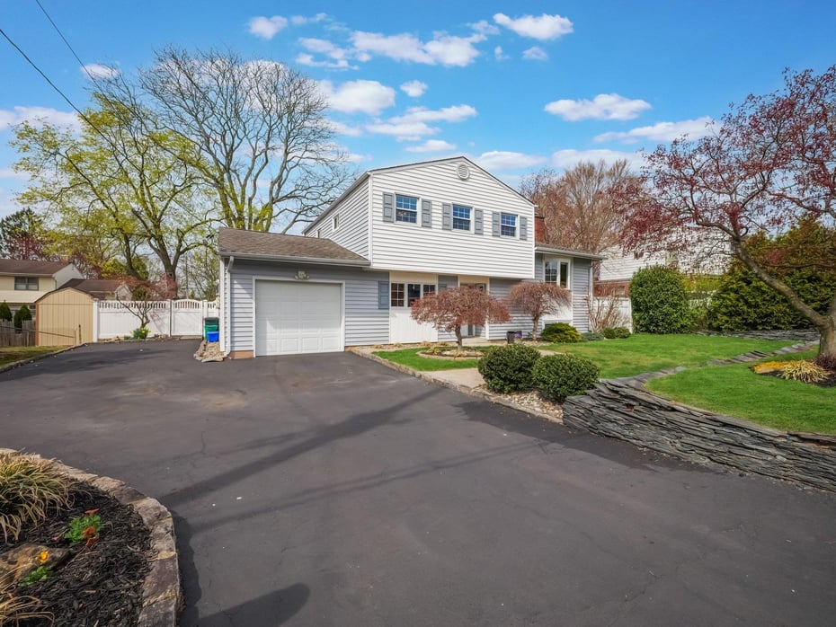 10 Dutch Hollow Drive Photo 2