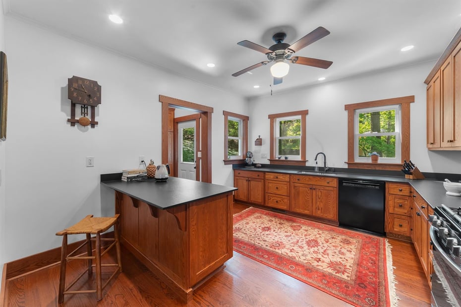 101 Mohican Park Avenue Photo 16
