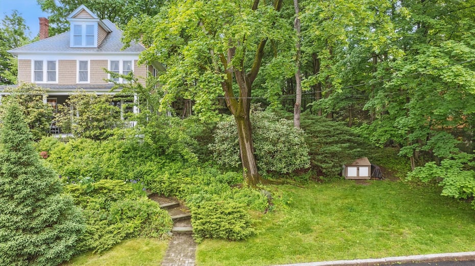 101 Mohican Park Avenue Photo 2