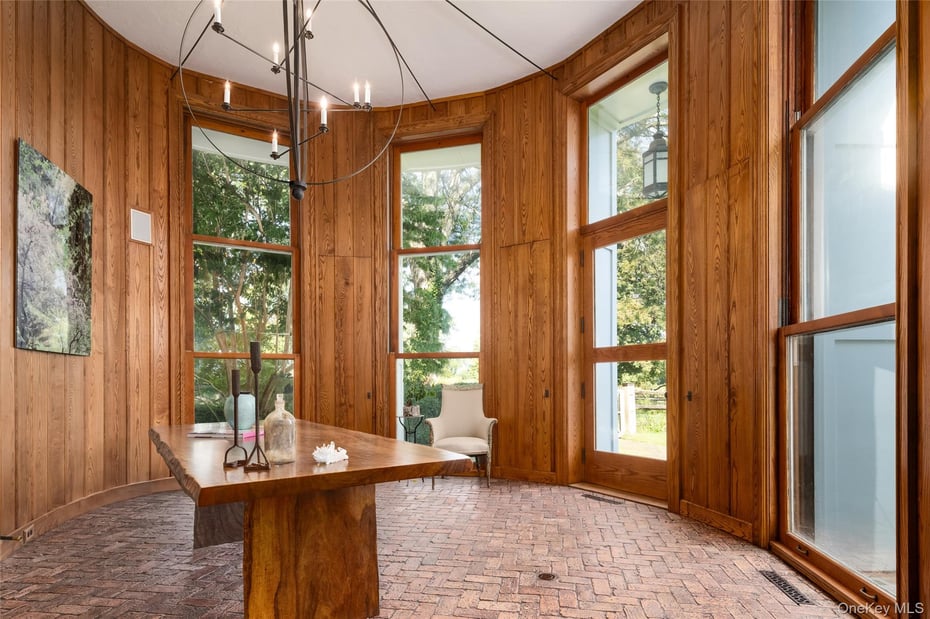 11 Carriage House Road Photo 5