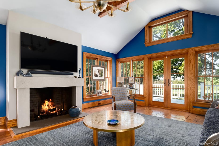 11 Carriage House Road Photo 9