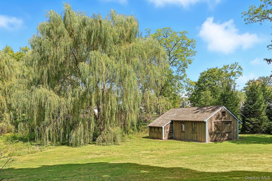 11 Carriage House Road Photo 32