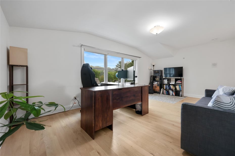 19 Grandview Avenue Photo 17