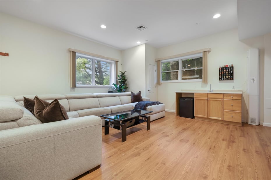 19 Grandview Avenue Photo 24
