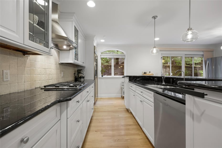 19 Grandview Avenue Photo 9