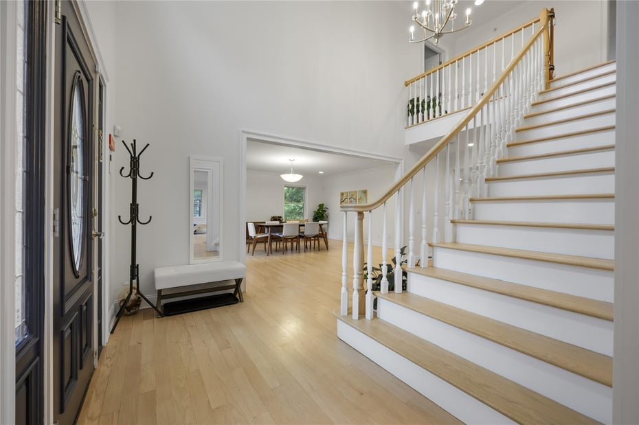 19 Grandview Avenue Photo 2