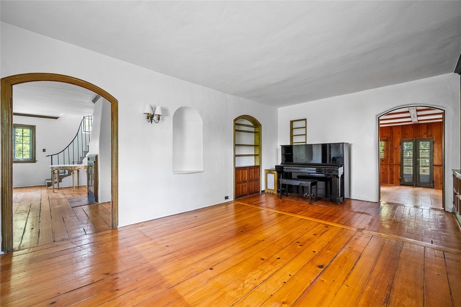 130 Columbus Avenue Photo 8