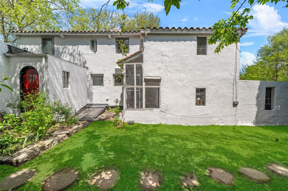 130 Columbus Avenue Photo 24