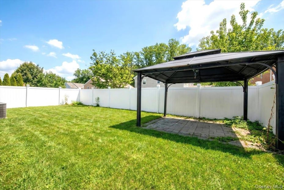 52 Sears Avenue Photo 33