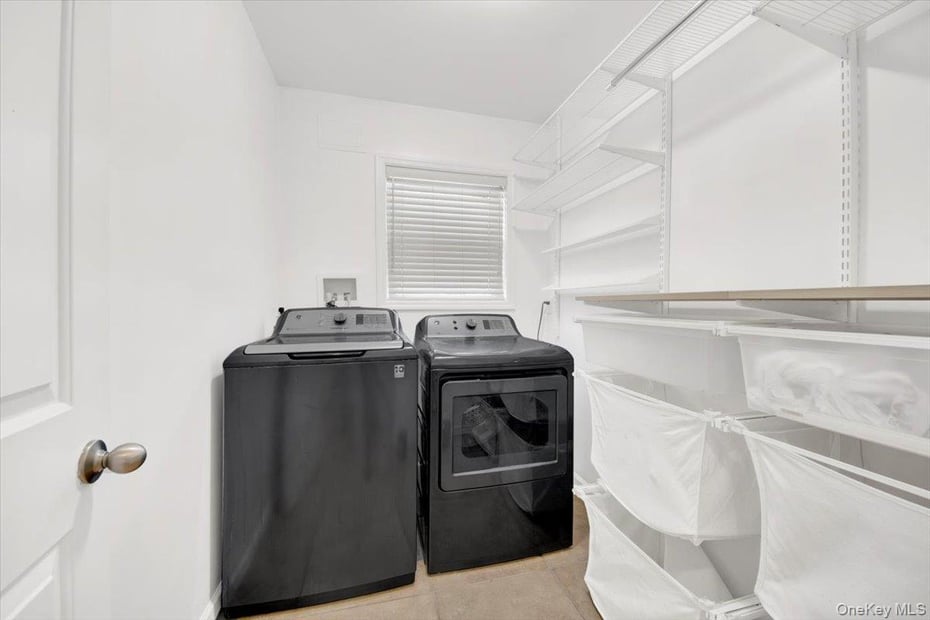 52 Sears Avenue Photo 9