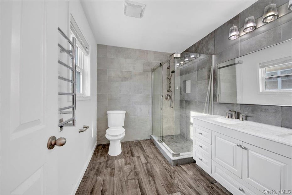 52 Sears Avenue Photo 3