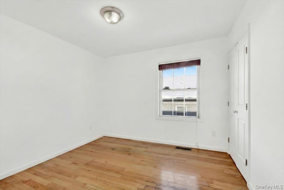 52 Sears Avenue Photo 32