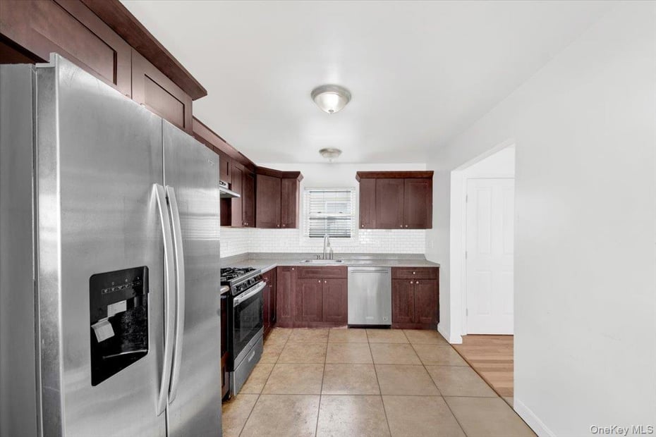 52 Sears Avenue Photo 16