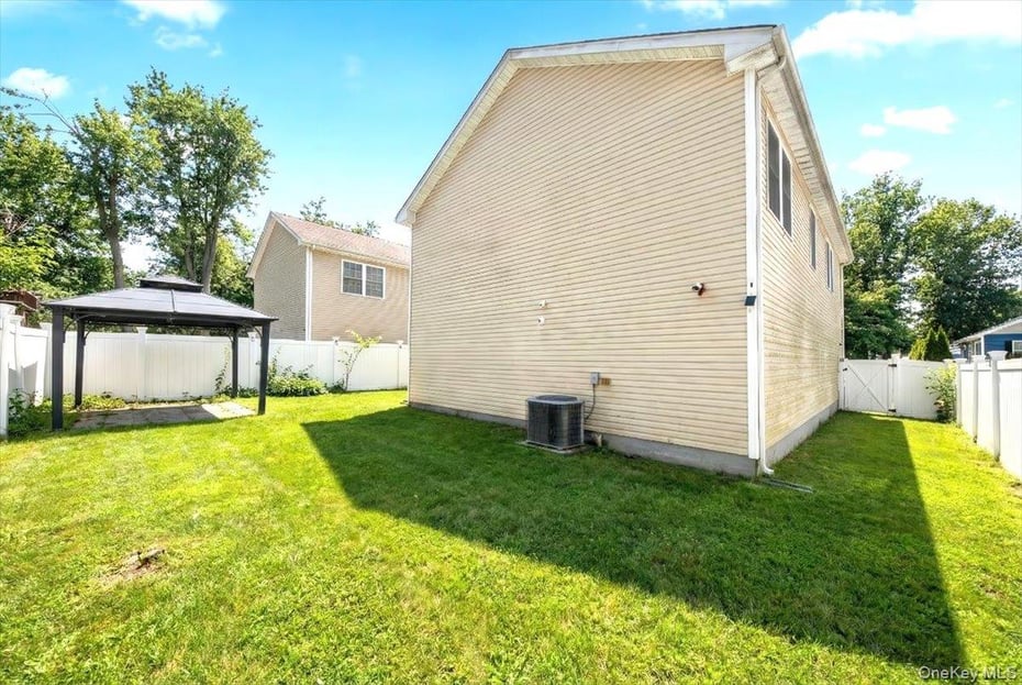 52 Sears Avenue Photo 34