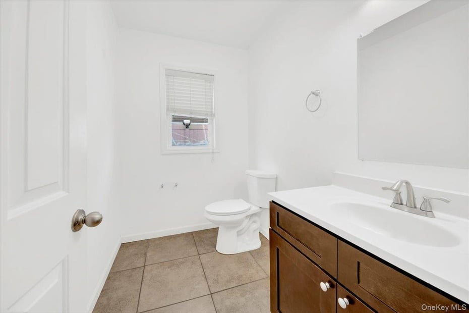 52 Sears Avenue Photo 8