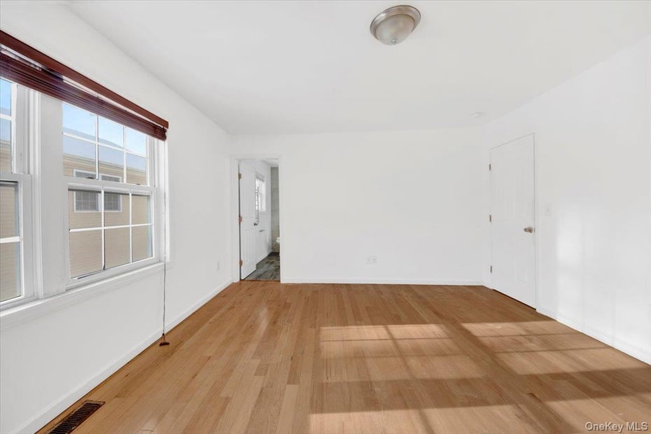 52 Sears Avenue Photo 25