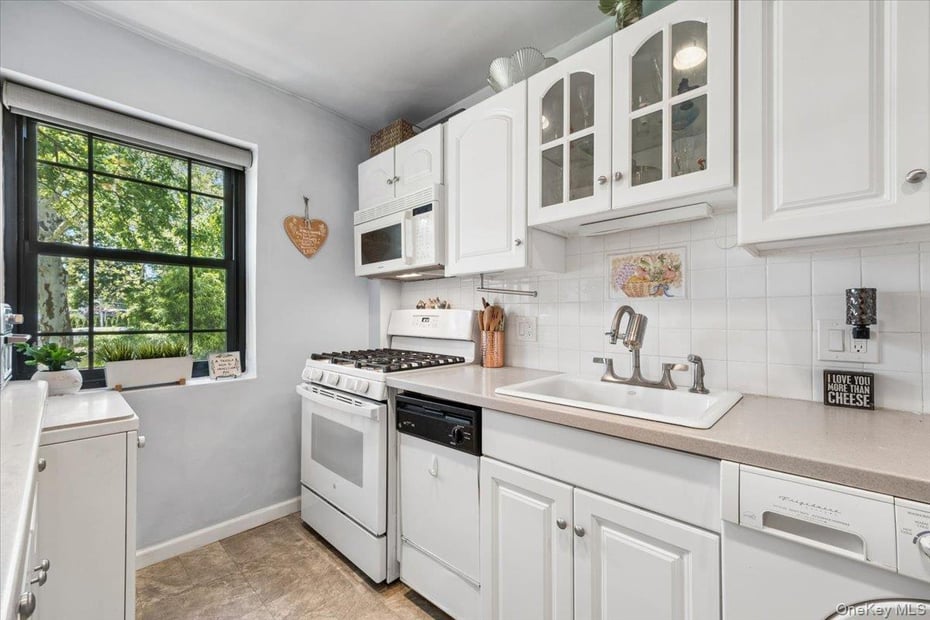 14 Manchester Road  #2L Photo 5