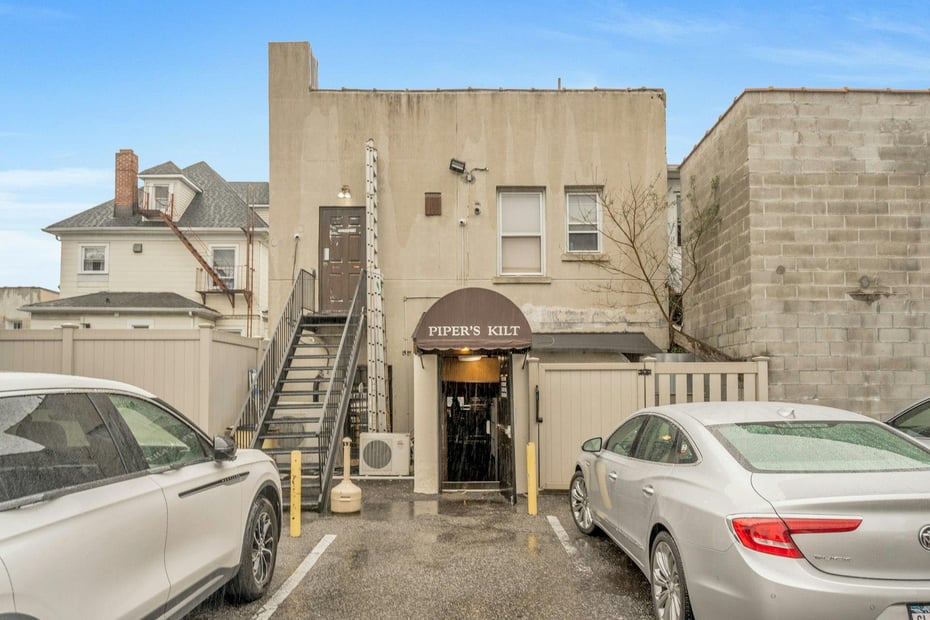 433 White Plains Road Photo 13