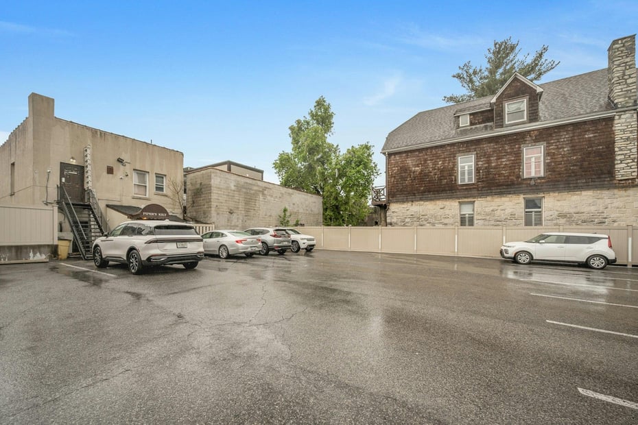 433 White Plains Road Photo 12