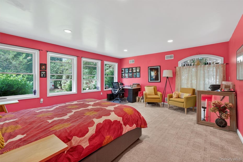 33 Gregory Street Photo 17