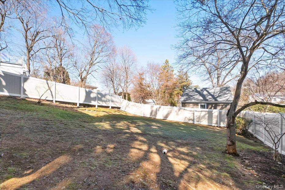 87 Center Street Photo 46