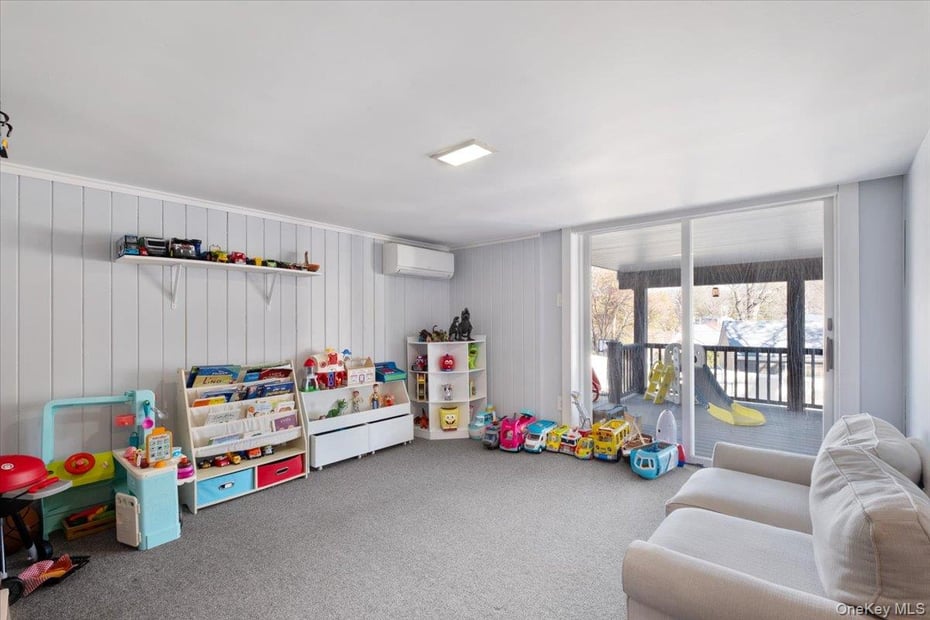 87 Center Street Photo 38