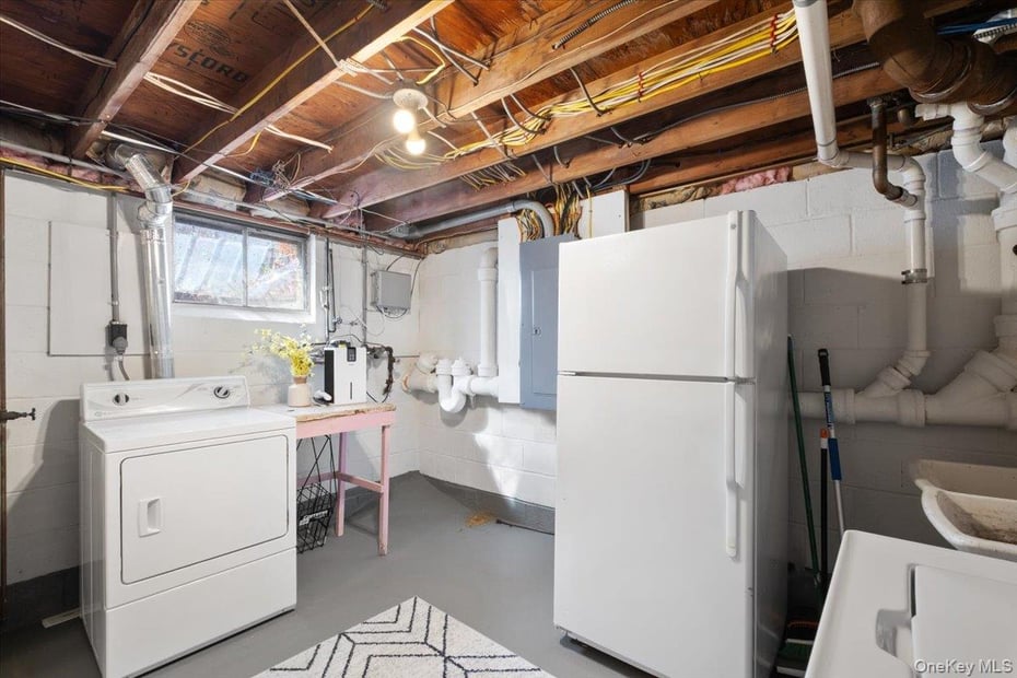 87 Center Street Photo 42