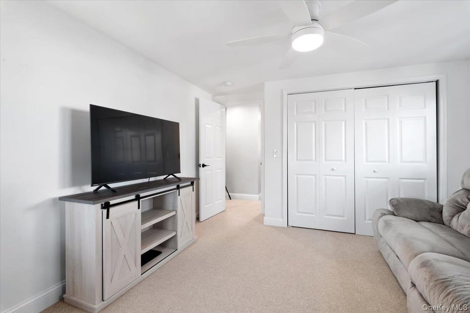 87 Center Street Photo 31