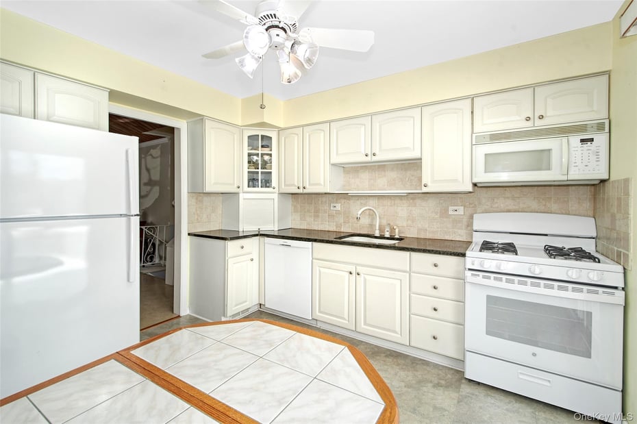 107 Parkview Road Photo 3