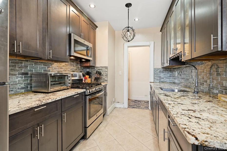 445 Gramatan Avenue  #GD1 Photo 8