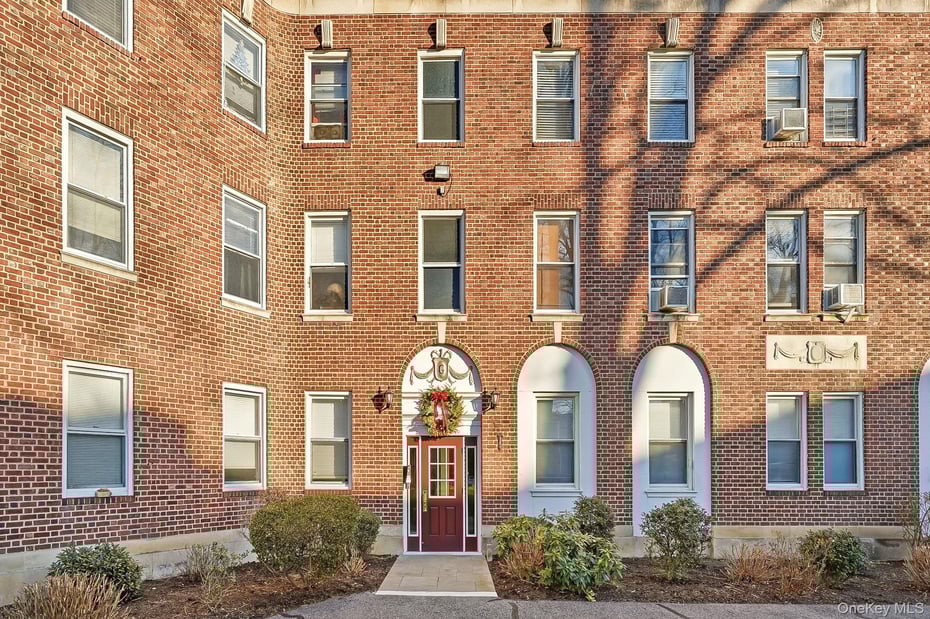 445 Gramatan Avenue  #GD1 Photo 15