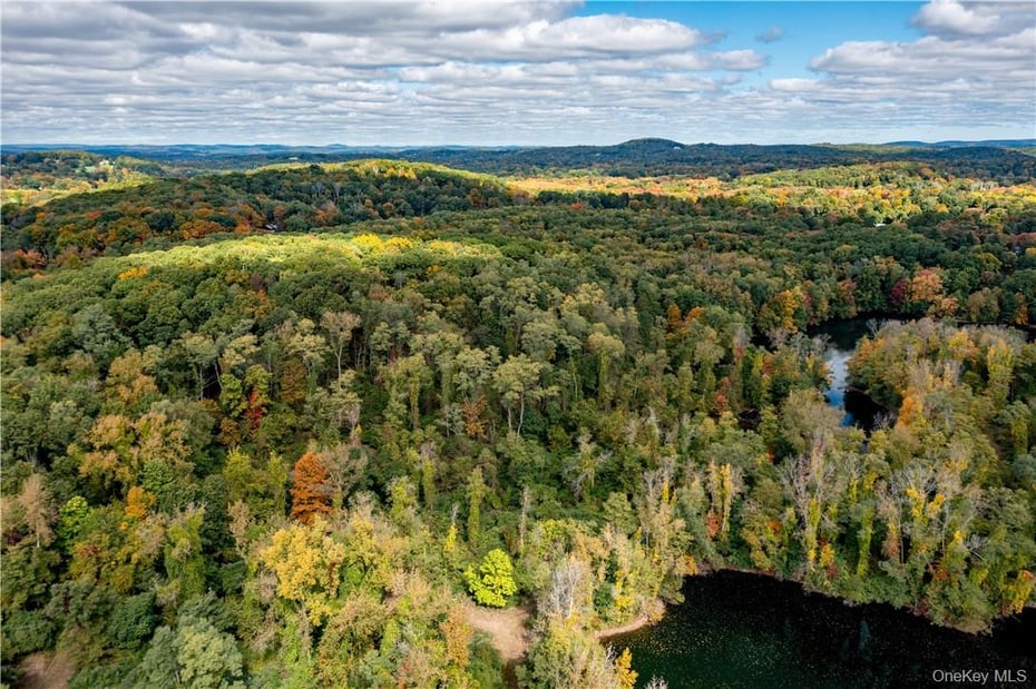 325-361 Old Post Road Photo 12