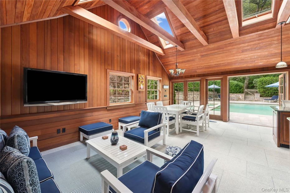 284 W Patent Road Photo 35