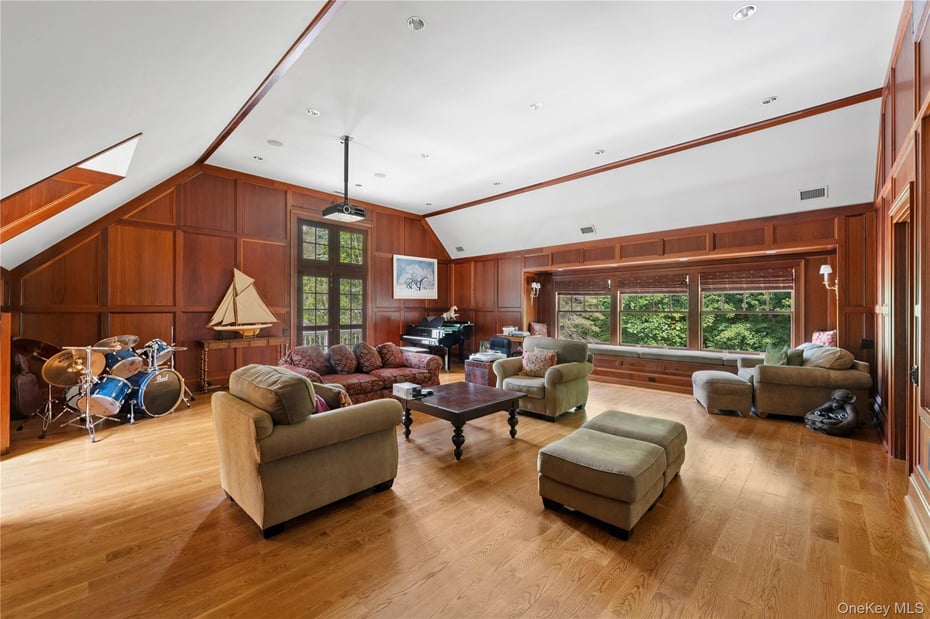 284 W Patent Road Photo 24