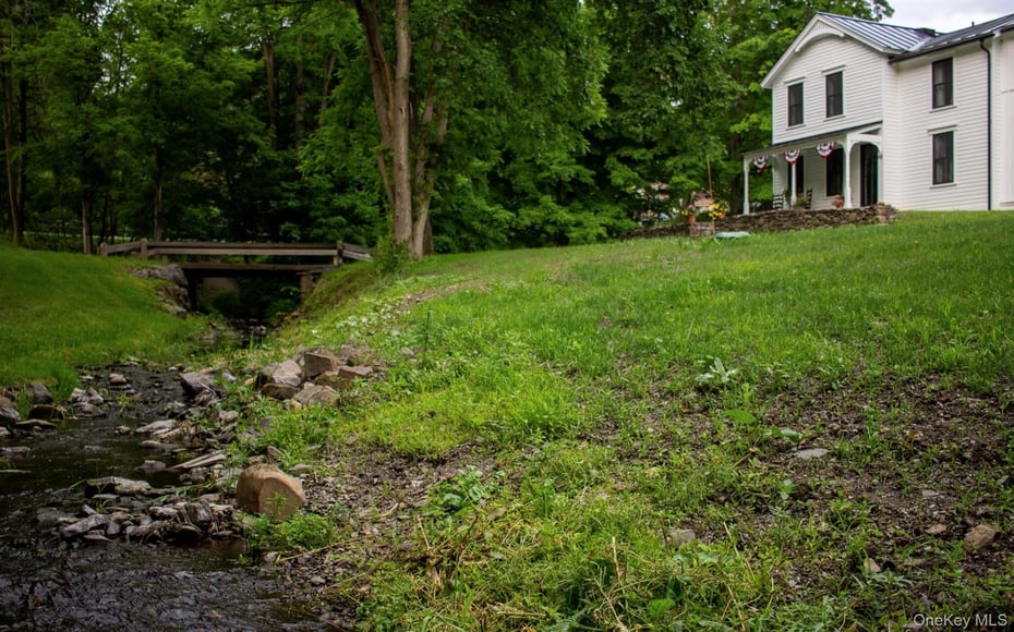 48 Konig Road Photo 2