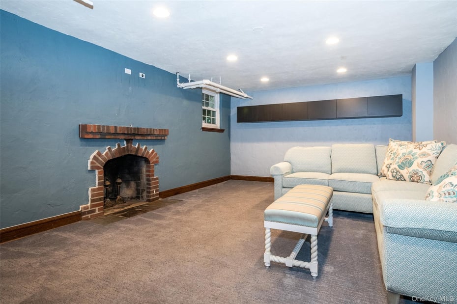 550 Forest Avenue Photo 34