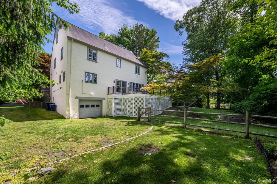 550 Forest Avenue Photo 29