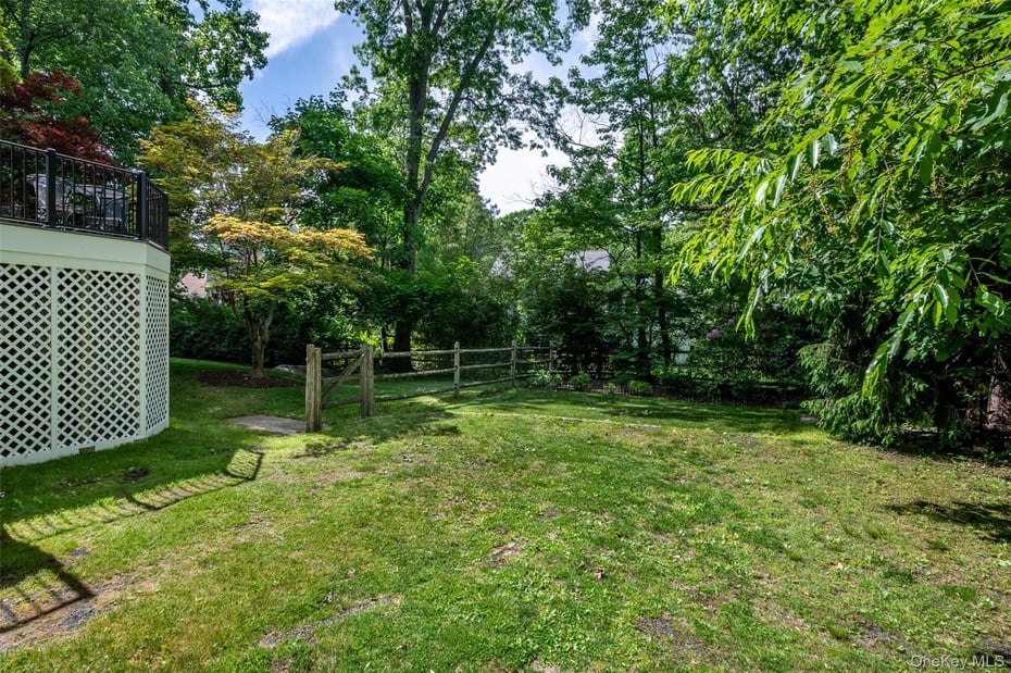 550 Forest Avenue Photo 30