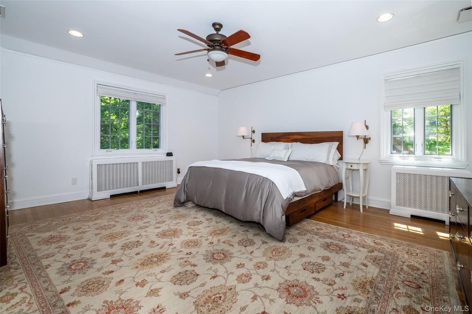 550 Forest Avenue Photo 27